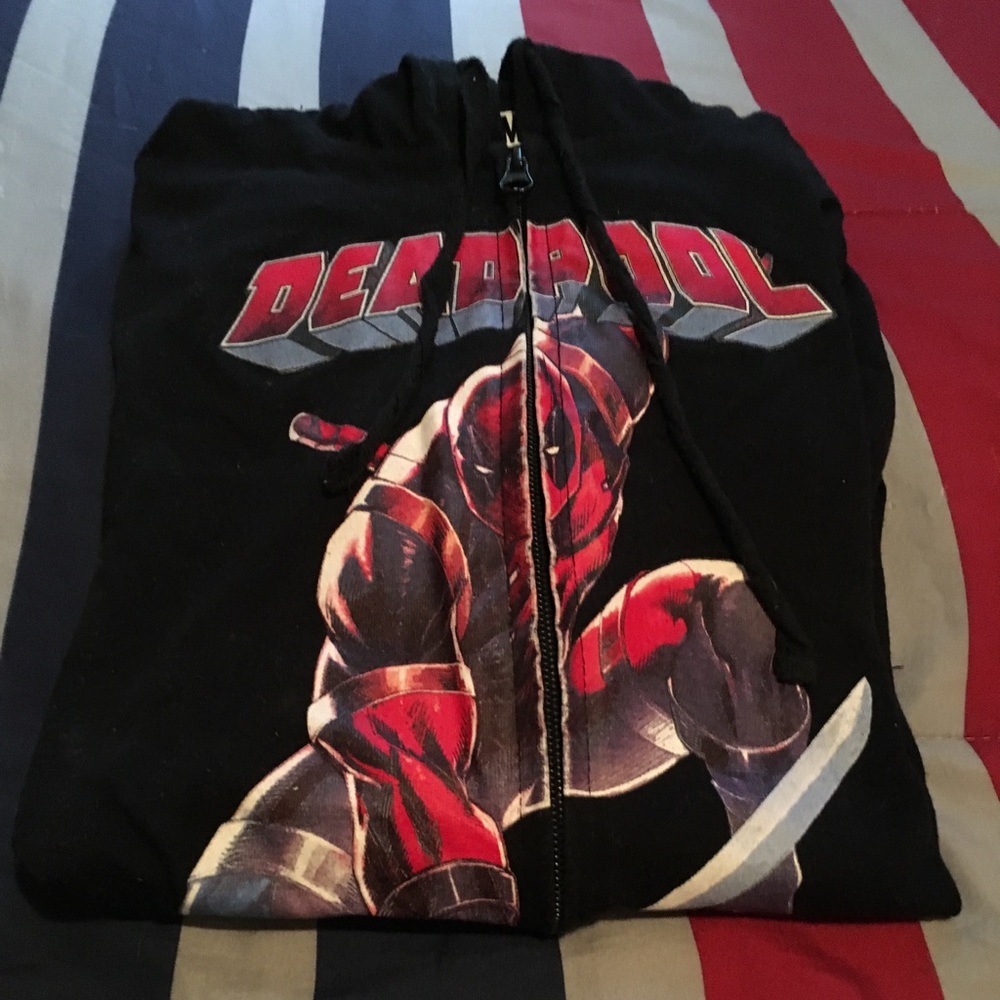 MARVEL DEADPOOL HOODIE